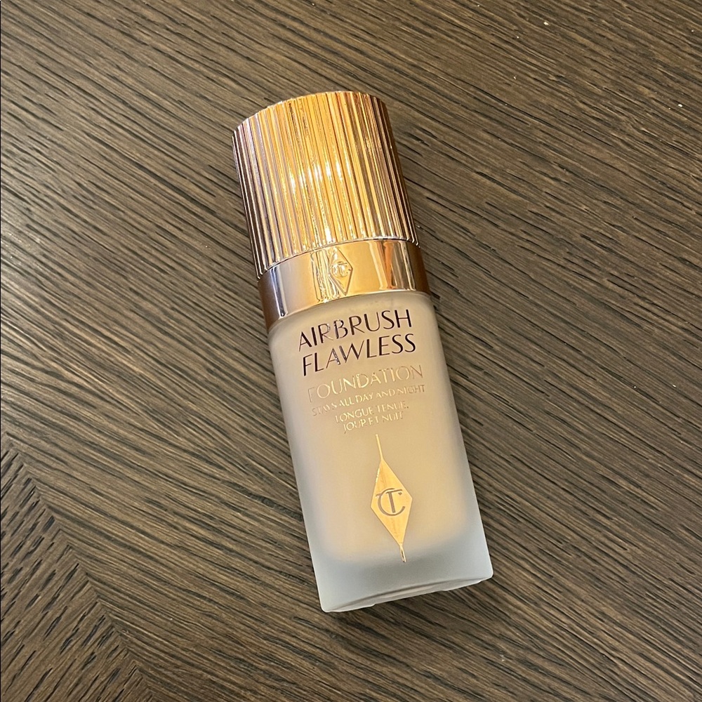 Charlotte Tilbury Airbrush Flawless Longwear Foundation 5.5 Neutral OG Formula